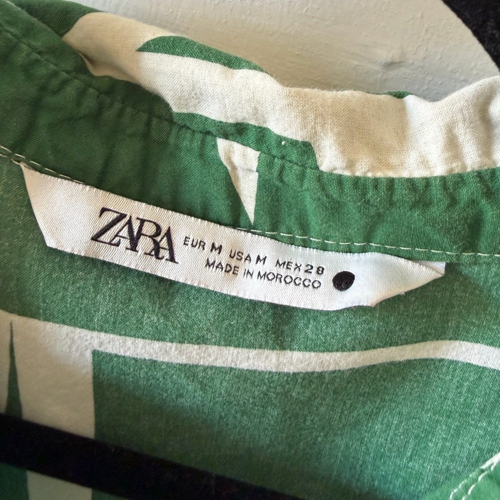 🌻Zara Green and White Geometric Button-Down Maxi Dress - Picture 3 of 7
